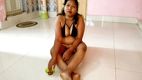 Sweet amateur solo video video show how sexy she is