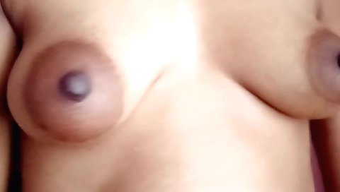 Indian housewife enjoying her pussy in a solo video