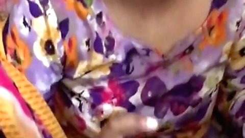 Indian girl gets a handjob and a nice mouthjob on the camera