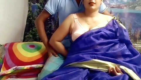 Amateur brunette with hairy pussy and a hairy beard has sex