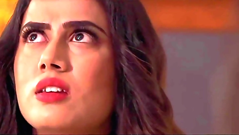 Brunette gets into the internet and likes to have sex