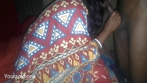 Indian guy fucks girlfriend for the first hand job