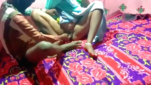 Indian slut takes shower and gets naked for the web cam