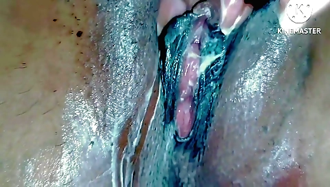 Hot indian chick with a sexy face gets her pussy fucked