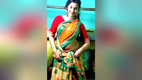 Sexy yoga teacher fucks her yoga mat in front of the camera