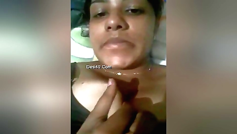 Crazy sex for a kinky amateur brunette girl in webcam video