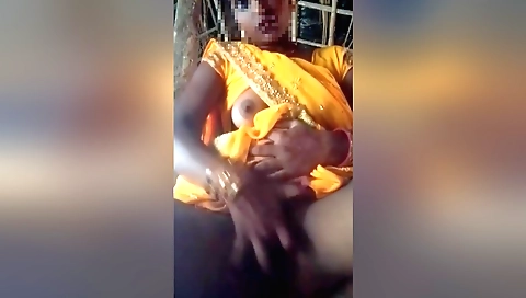 Bhabhi saree plays in her chut and fingers her clit