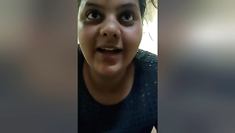 Indian chick with a sexy ass takes a big deepthroat dick
