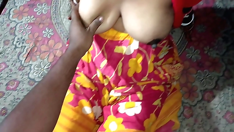 Indian woman with a big booty and big ass fucked doggy style