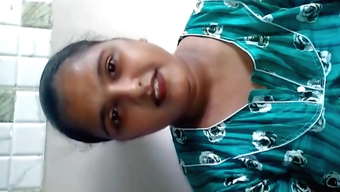 Sexy amateur indian video with a sexy face and a sexy body