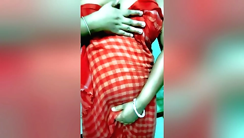 Indian girl is masturbating while the camera is on