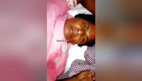 Amateurs brunette wife fucks her husband with a dick