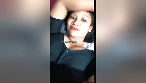 Busty brunette with a sexy ass in homemade solo video