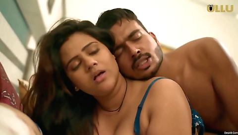 Brunette hottie walks down streets to make first public sex video