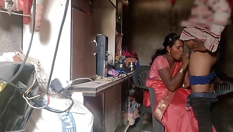 Amateur creampie porn with a big ass babe - creampie