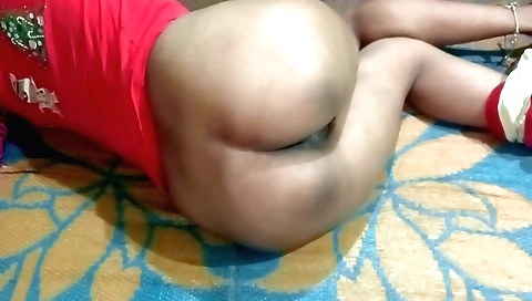 Girl makes an amateur sex clip with guy in the kitchen