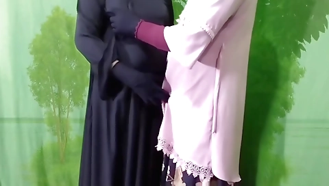 Indian sex video showing hot girl with big booty 1990