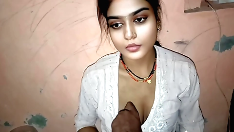 Indian slut is showing off her sexy skills in various poses