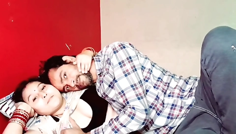 Milf gives him a blowjob and takes it hard on her hips