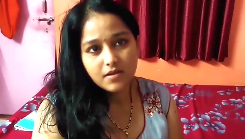 Indian camie video with a shaved pussy showing off it