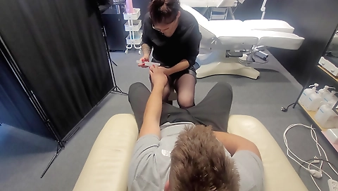 Indian girl gets a handjob and a blowjob and then a cumshot