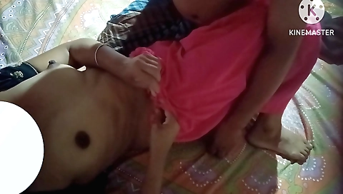 Busty indian aunty giving a creampie to her boyfriend