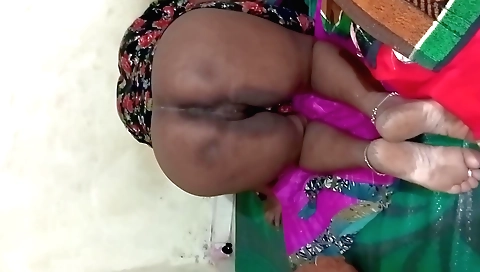 Indian hottie shows off her big booty and ass in hd video