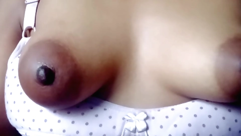 Sexy amateur female video with natural curves and curves