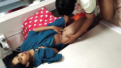 Amateurs indian brunette takes a little bit of a cock inside