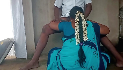 Amateur indian brunette gets a blowjob in the kitchen