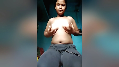 Indian hairy babe shows off her pussy in this video