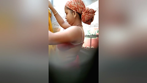 Indian brunette bathing solo video with a nice body