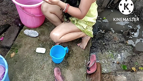 Indian chick masturbates in front of bathroom mirror