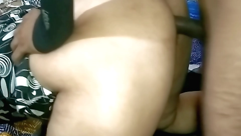 Indian girl in a big ass outfit fucks on the web cam