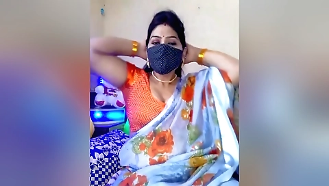 Hot bhabhi showing off her big boobs and ass on webcam