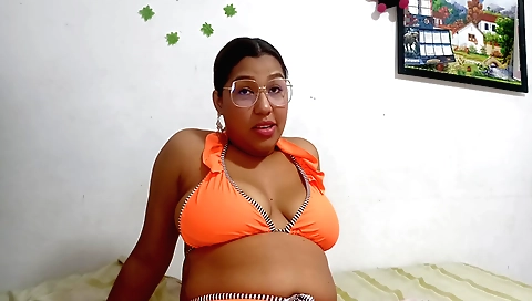 Indian pornstar gives a great blowjob in the pov scene