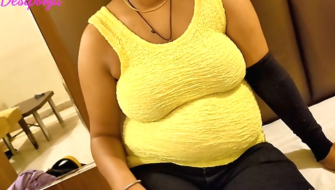 Indian hussy with hairy pussy gets fucked by boyfriend