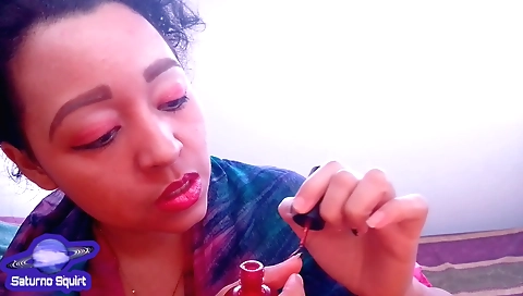 Indian hairdresser gives a blowjob in her sexy outfit