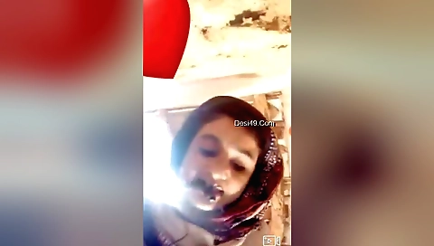 Excellent girl is showing off her body and pussy in a solo video