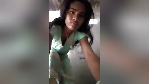 Indian teen girl masturbating in the amateur video
