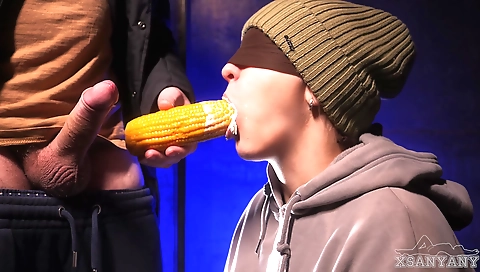 Indian babe gets her mouth stuffed with the big cock