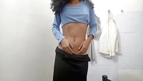 Indian woman fingering and masturbating in solo video