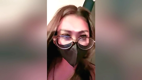 Indian babe in her best lingerie masturbates on the bed